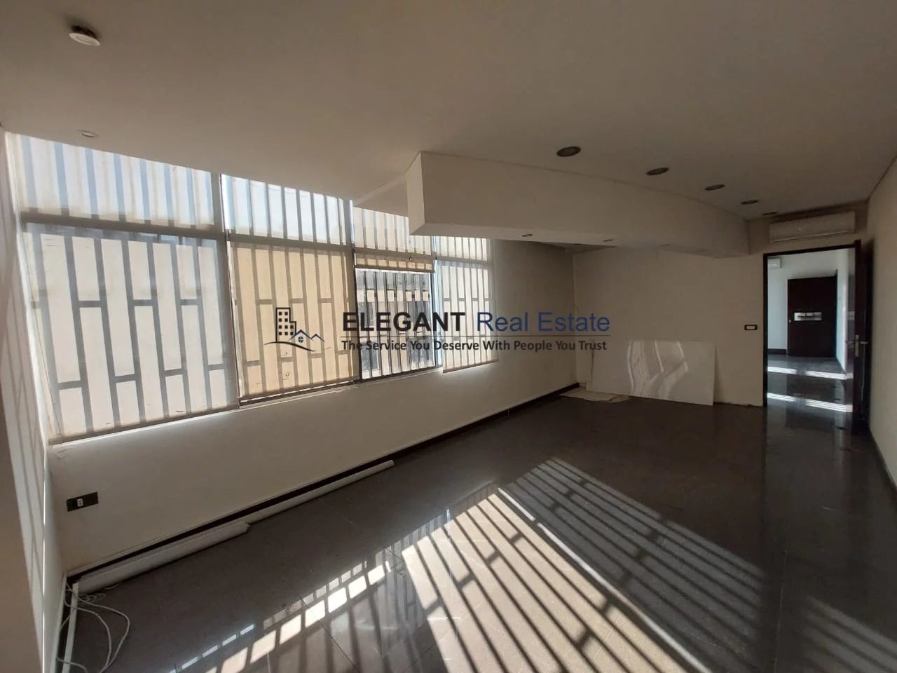 Cozy Office | Easy Access | Commercial Center — Hub Realtors