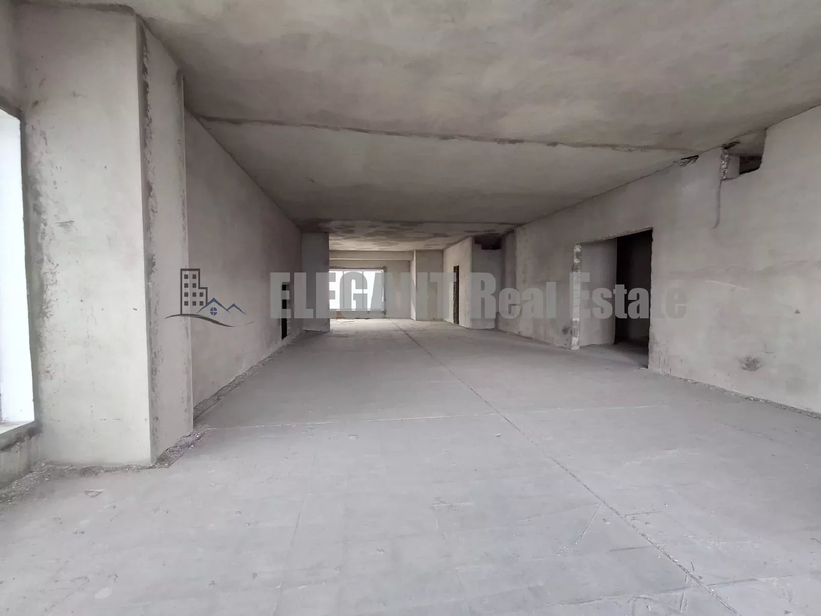 Luxurious | 24/7 Electricity | Prime Location ! — Hub Realtors