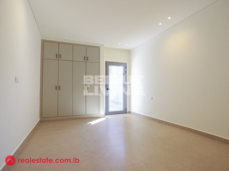 Spacious Luminous Apartment | Huge Terrace — Hub Realtors