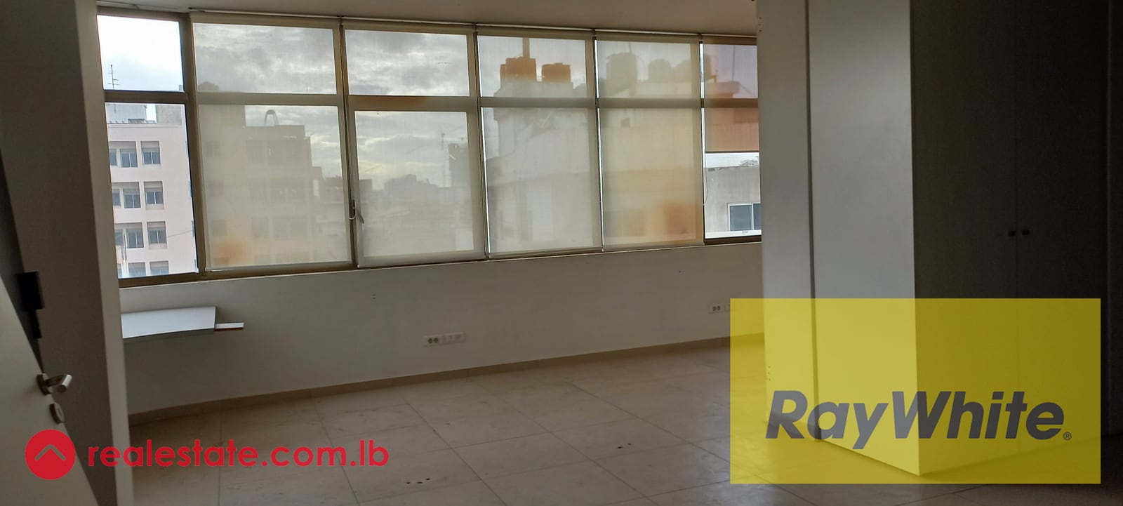 Office in commercial Center in Jal el Dib for rent — Hub Realtors