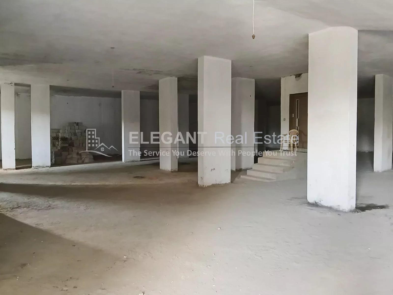 Spacious Warehouse | Easy Access | Private Ramp — Hub Realtors