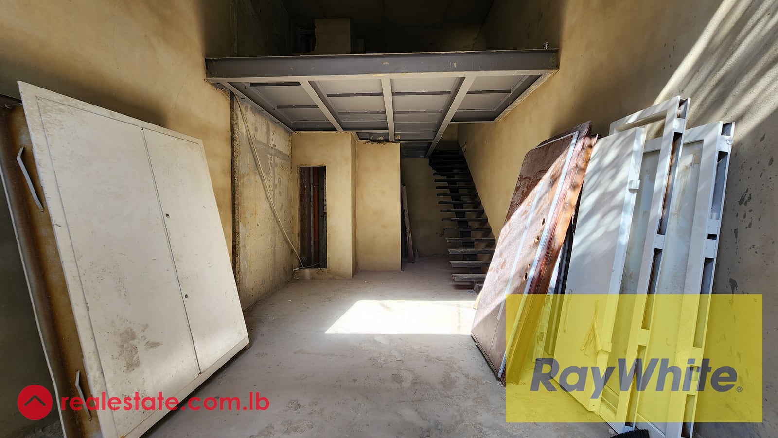 Shop for sale in Achrafieh — Hub Realtors