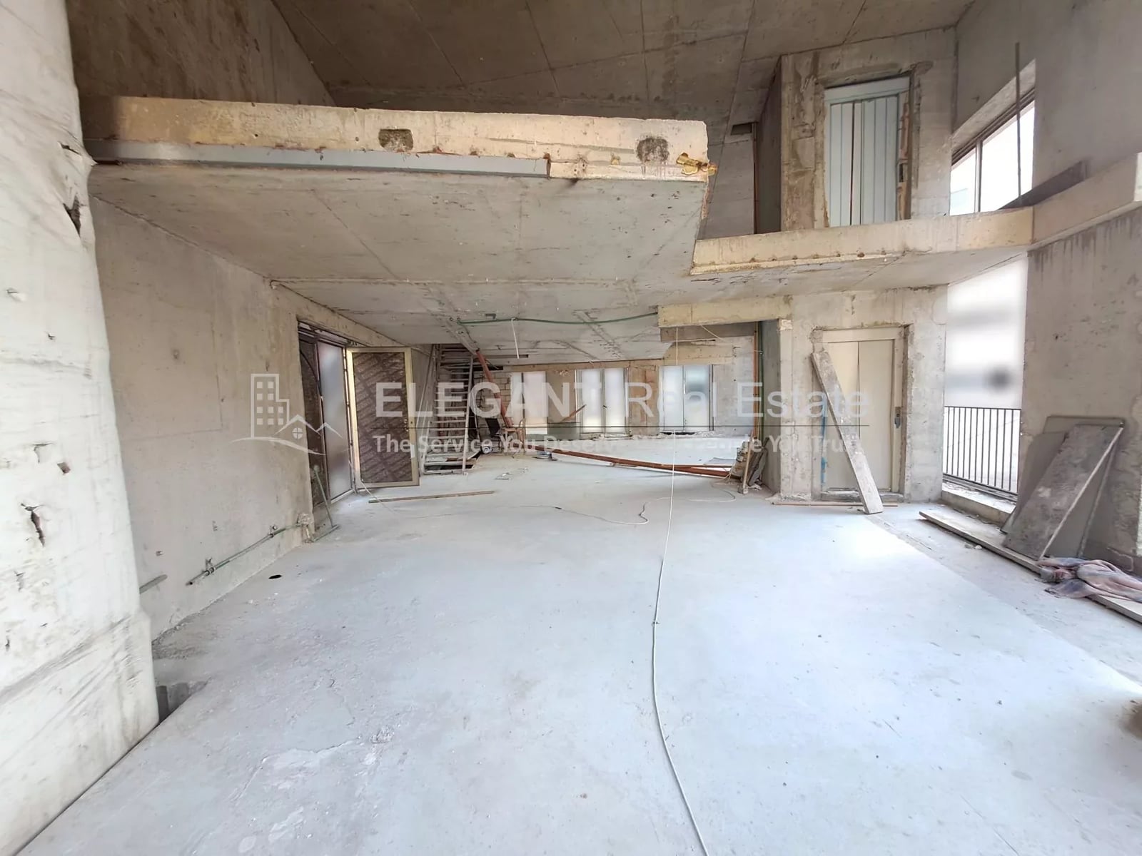Spacious Restaurant in a Prime Location — Hub Realtors