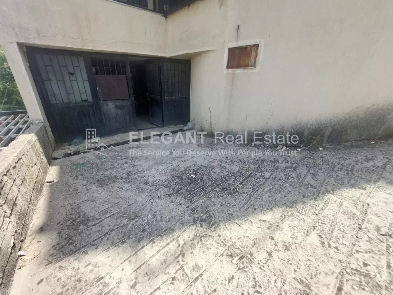 Well Aerated Warehouse |Easy Ramp- Access — Hub Realtors