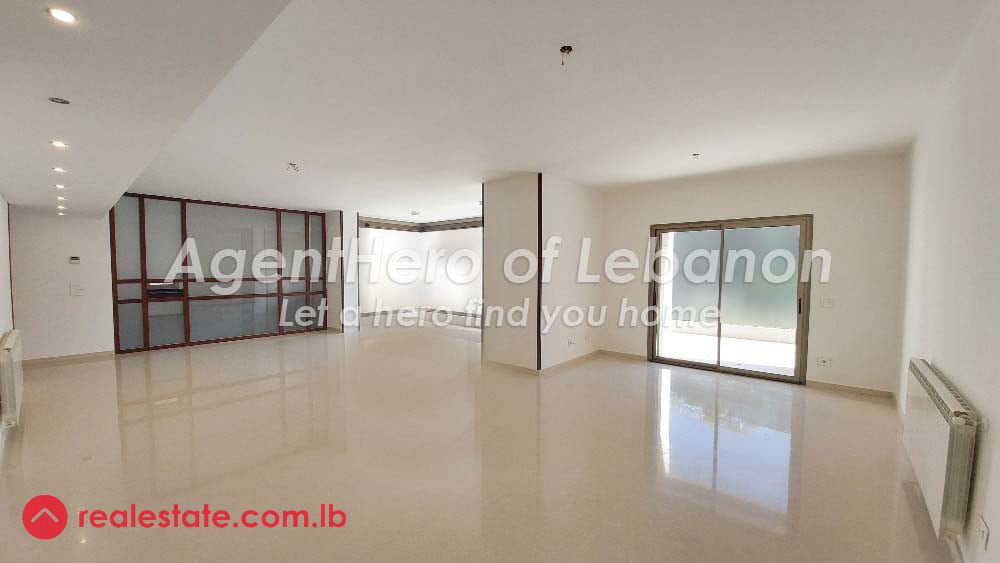 Spacious Apt in the heart of Ach + 2 Terraces — Hub Realtors