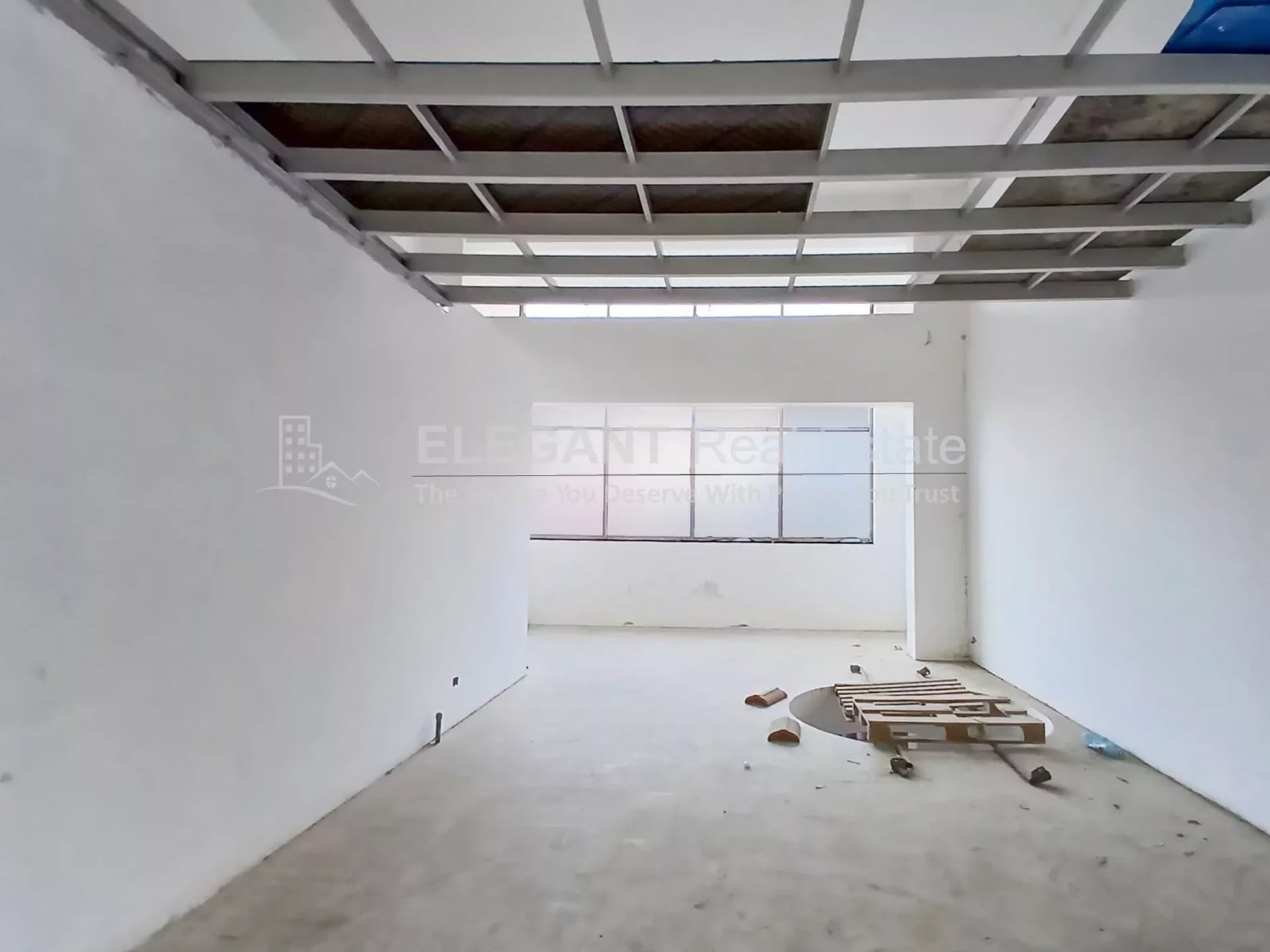 New Showroom | Prime Location | New Building — Hub Realtors