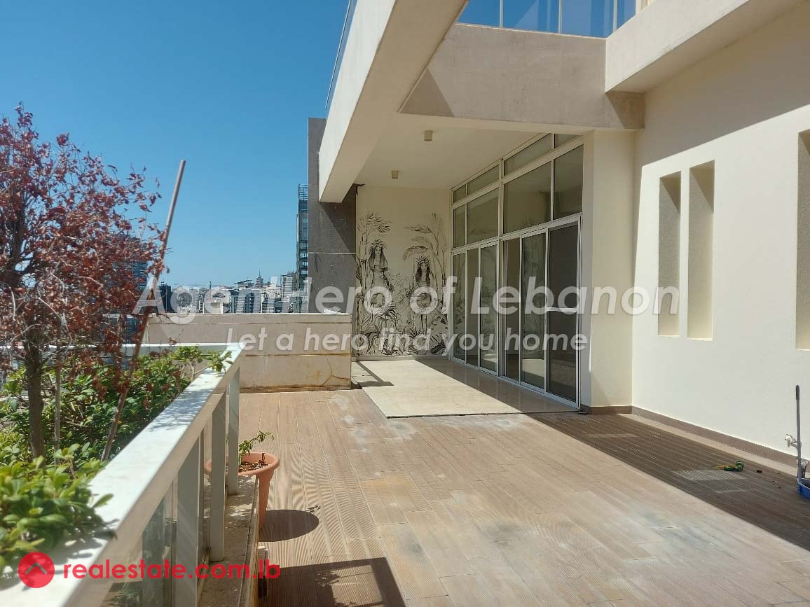 Beautiful Penthouse With 100 sqm Terrace & Amazing View. — Hub Realtors