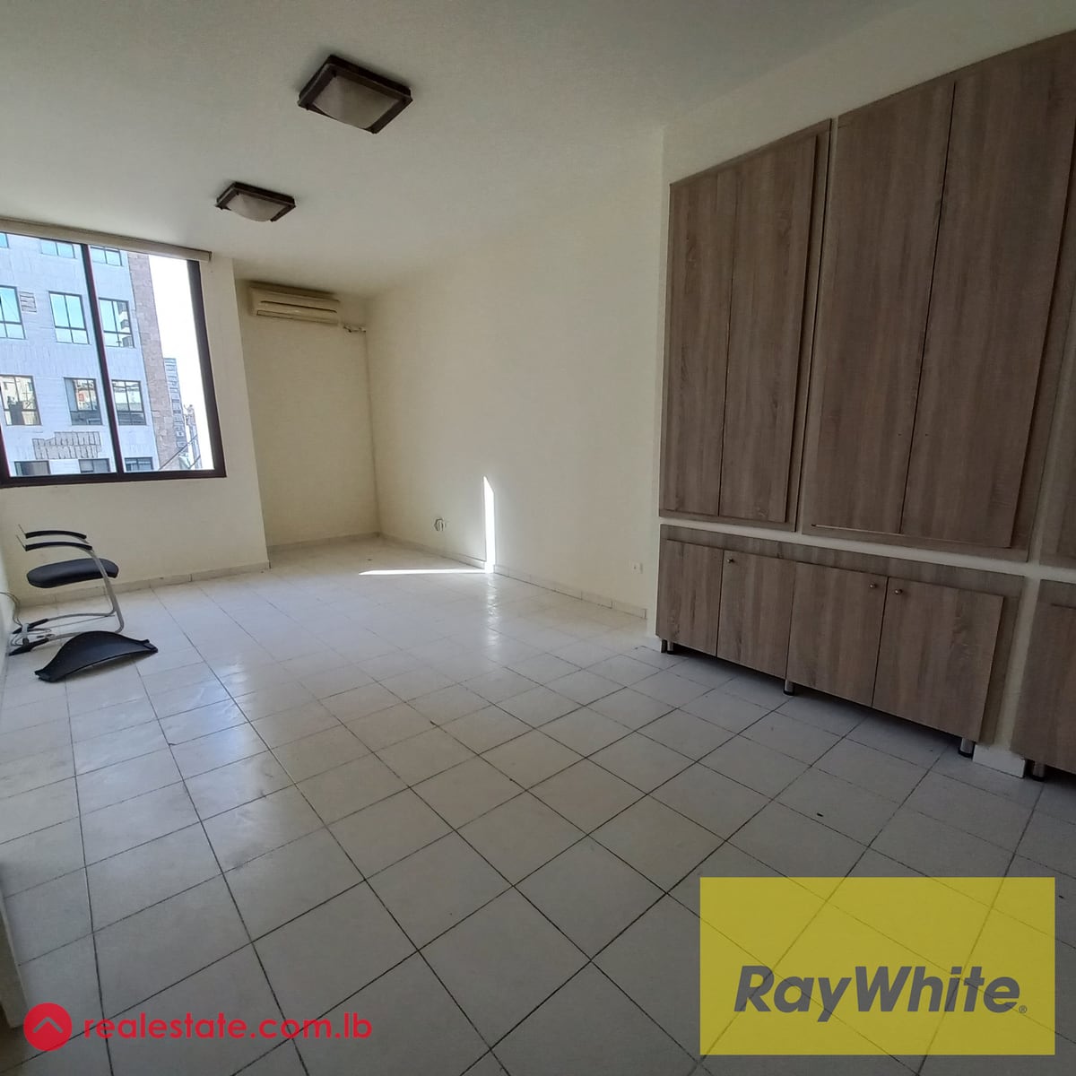 Office in commercial center in Jal el Dib for rent — Hub Realtors