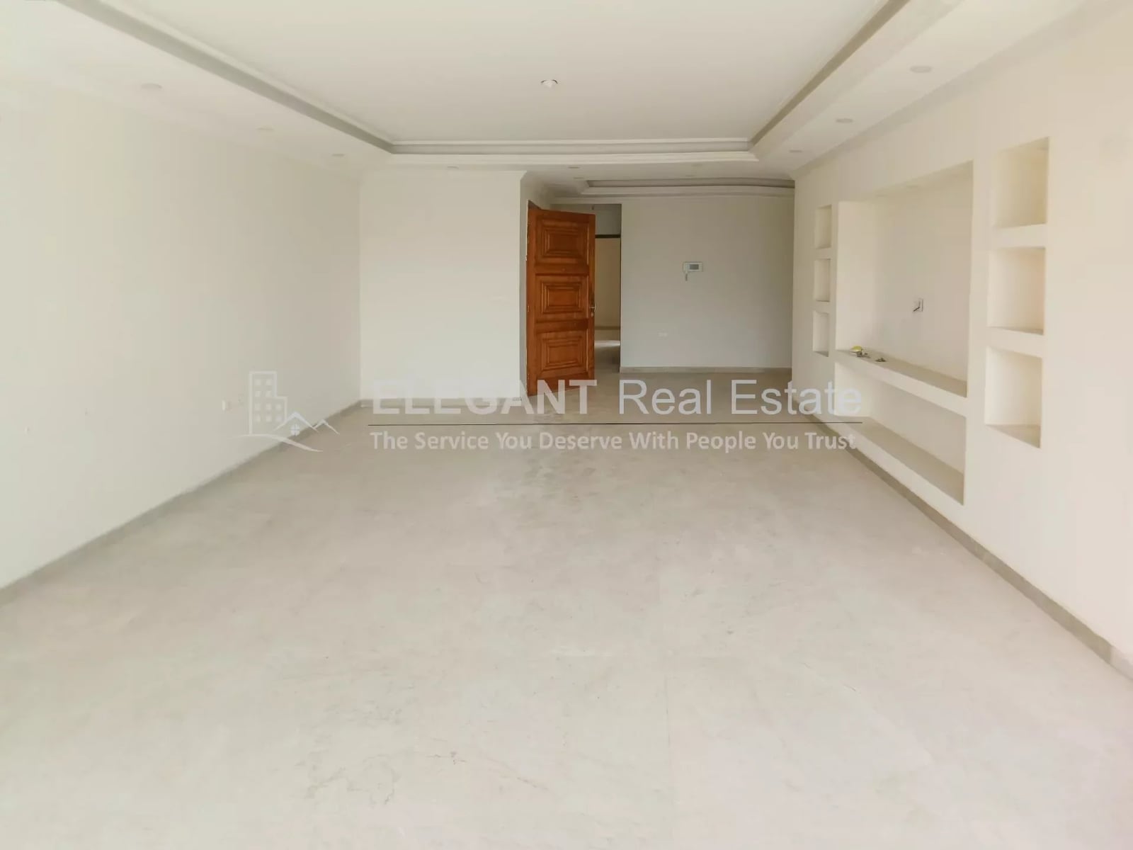 Beautiful Flat | Panoramic Mountain View — Hub Realtors