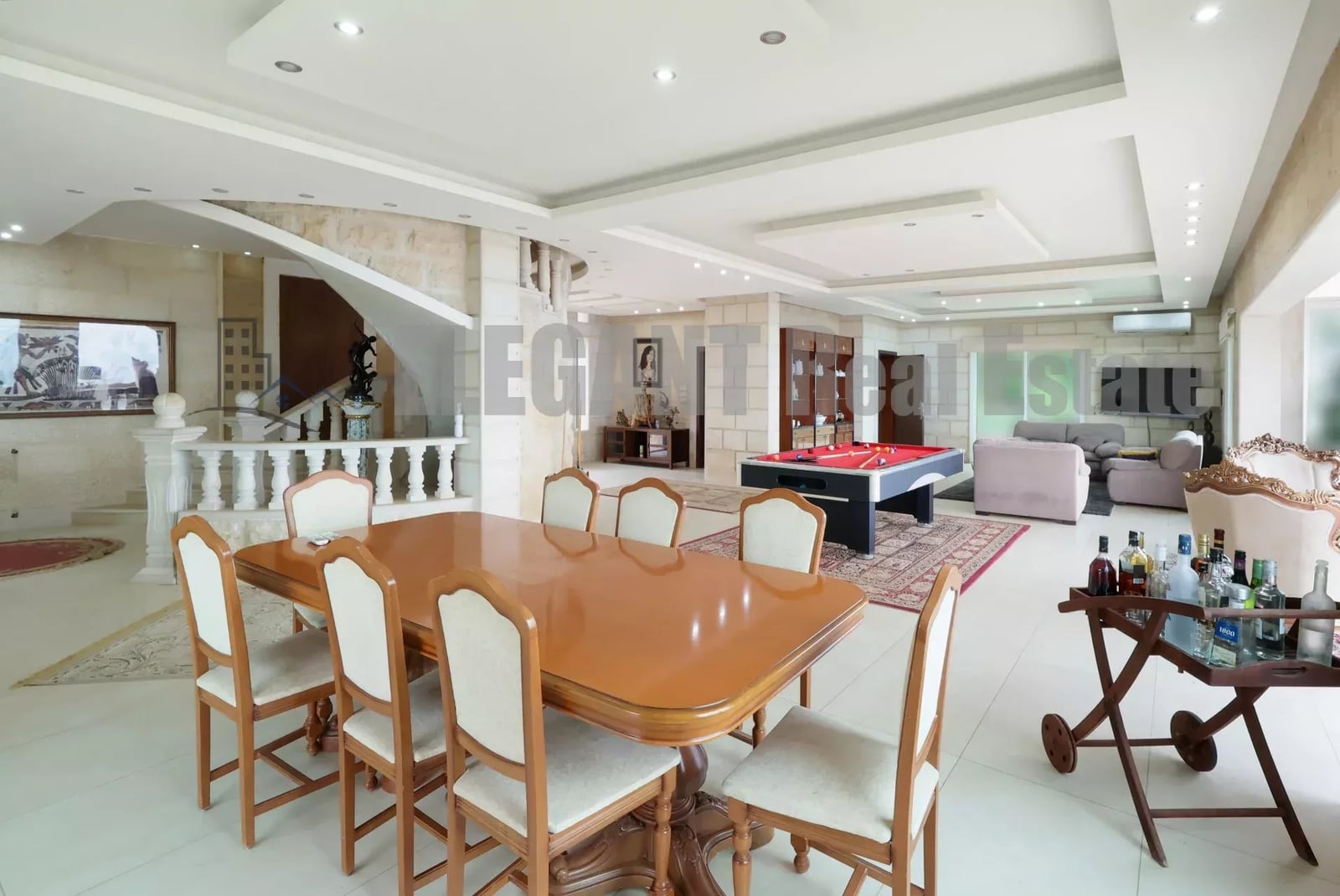 Villa for Sale | Spacious Garden and Pool | Aley — Hub Realtors