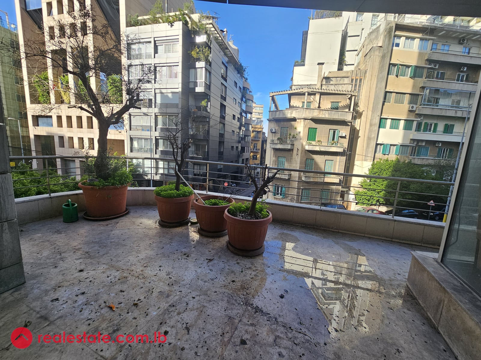 Convenient 3 bedroom apartment on prime street — Hub Realtors