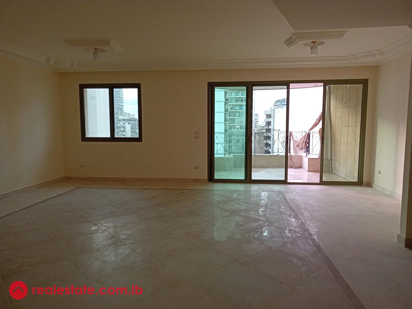 Spacious apartment for sale Ras Beirut -kraytem — Hub Realtors