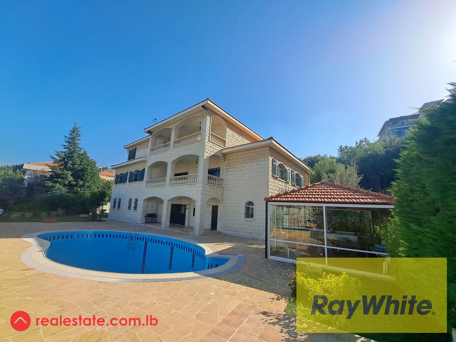Amazing Villa with pool for sale in Ain Aar! — Hub Realtors