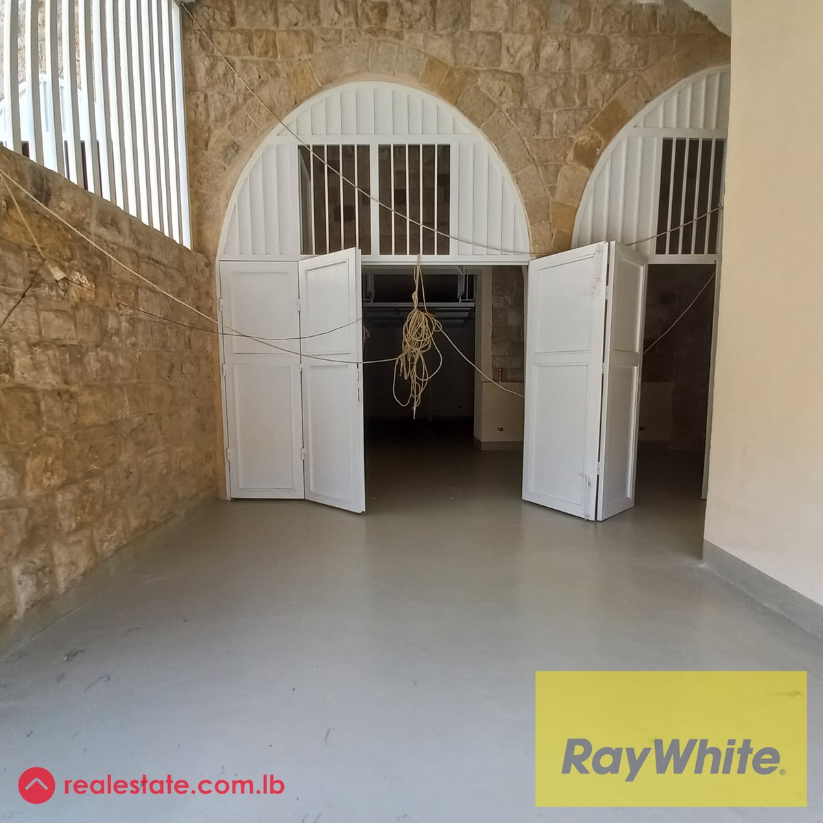 Shop with qanaters in Zalka for sale — Hub Realtors