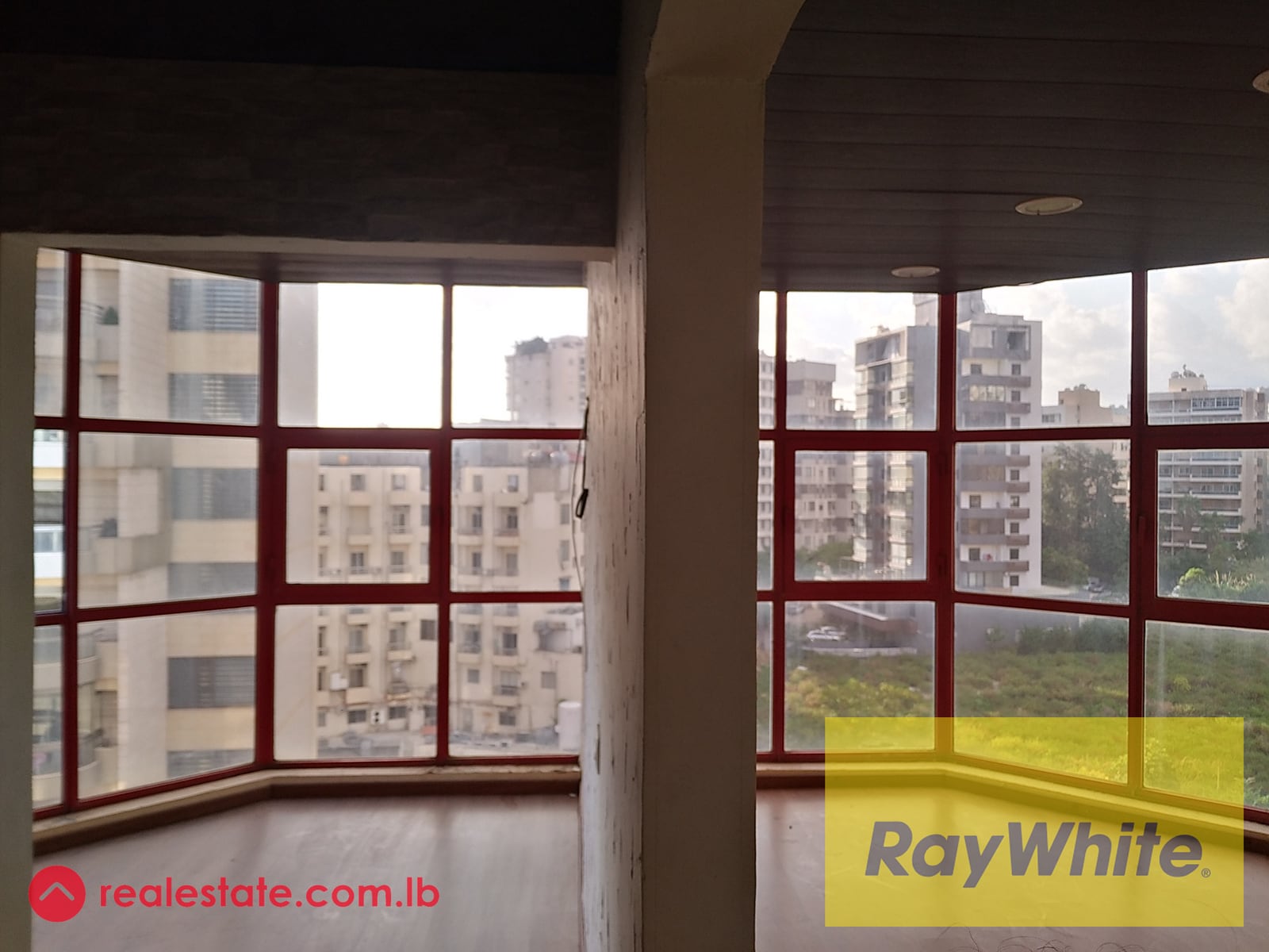 Office in commercial center in Zalka for sale — Hub Realtors