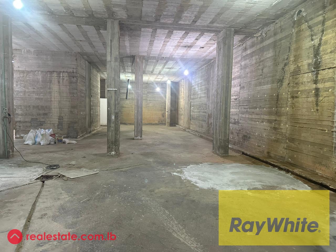 Warehouse with height of 5m in Zalka for rent — Hub Realtors