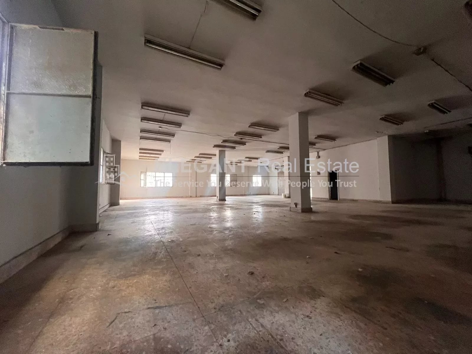 Spacious Warehouse | Easy Access — Hub Realtors