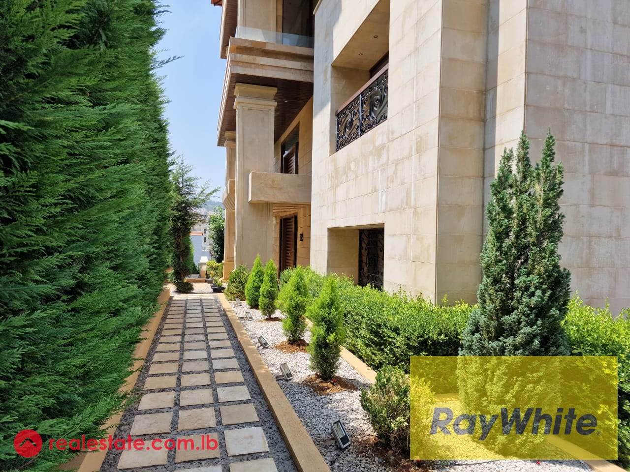 Villa for Sale in Bekfaya – 3,000 sqm — Hub Realtors