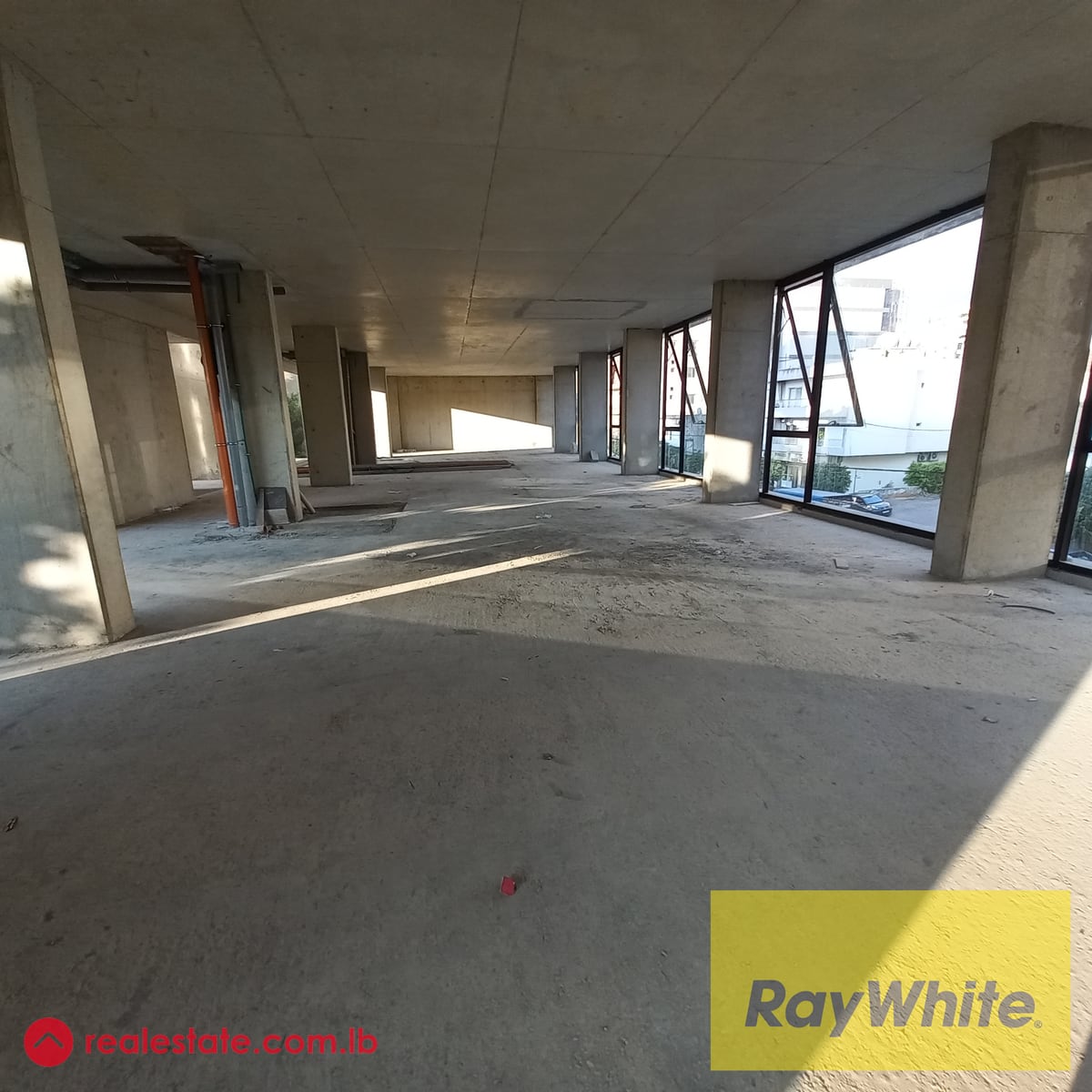 Flat space Shop of 240sqm in Jal el Dib for rent — Hub Realtors