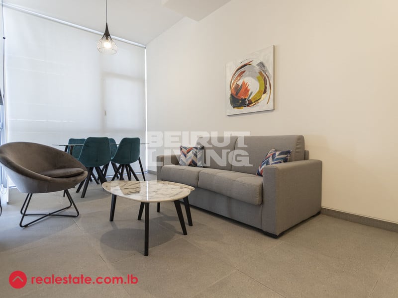 Convenient and Sunny Flat | Great Location — Hub Realtors