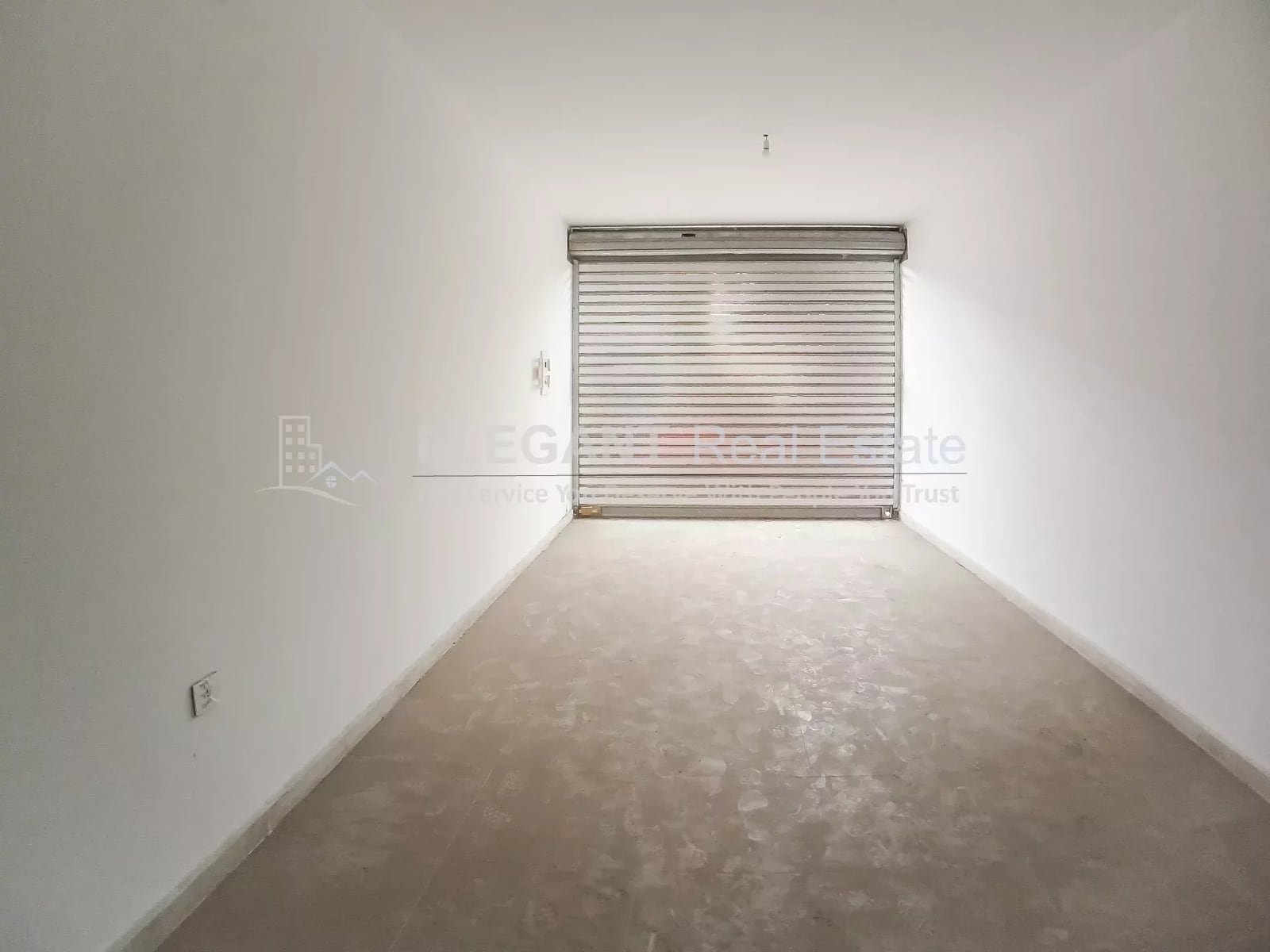 Nicely Located Shop | Easy Access | New Building — Hub Realtors