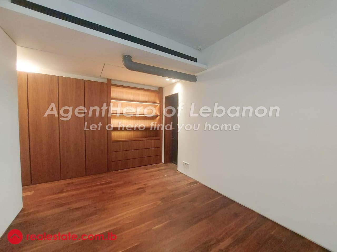 New In Z Market | Luxury Duplex Penthouse | Prime Location — Hub Realtors