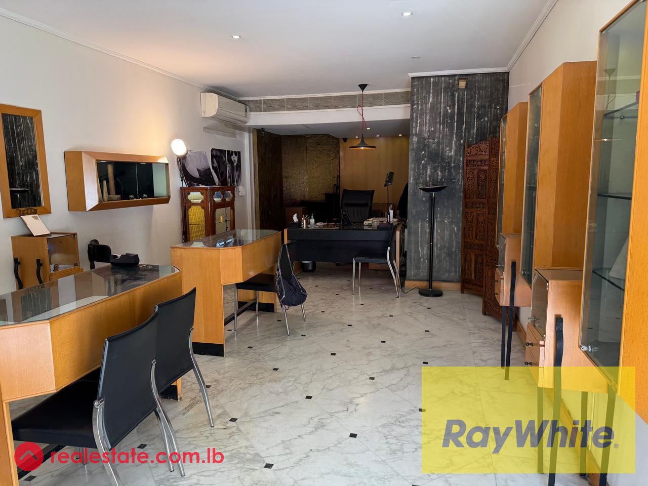 Eqquiped Jewellery Shop in Zalka for rent — Hub Realtors