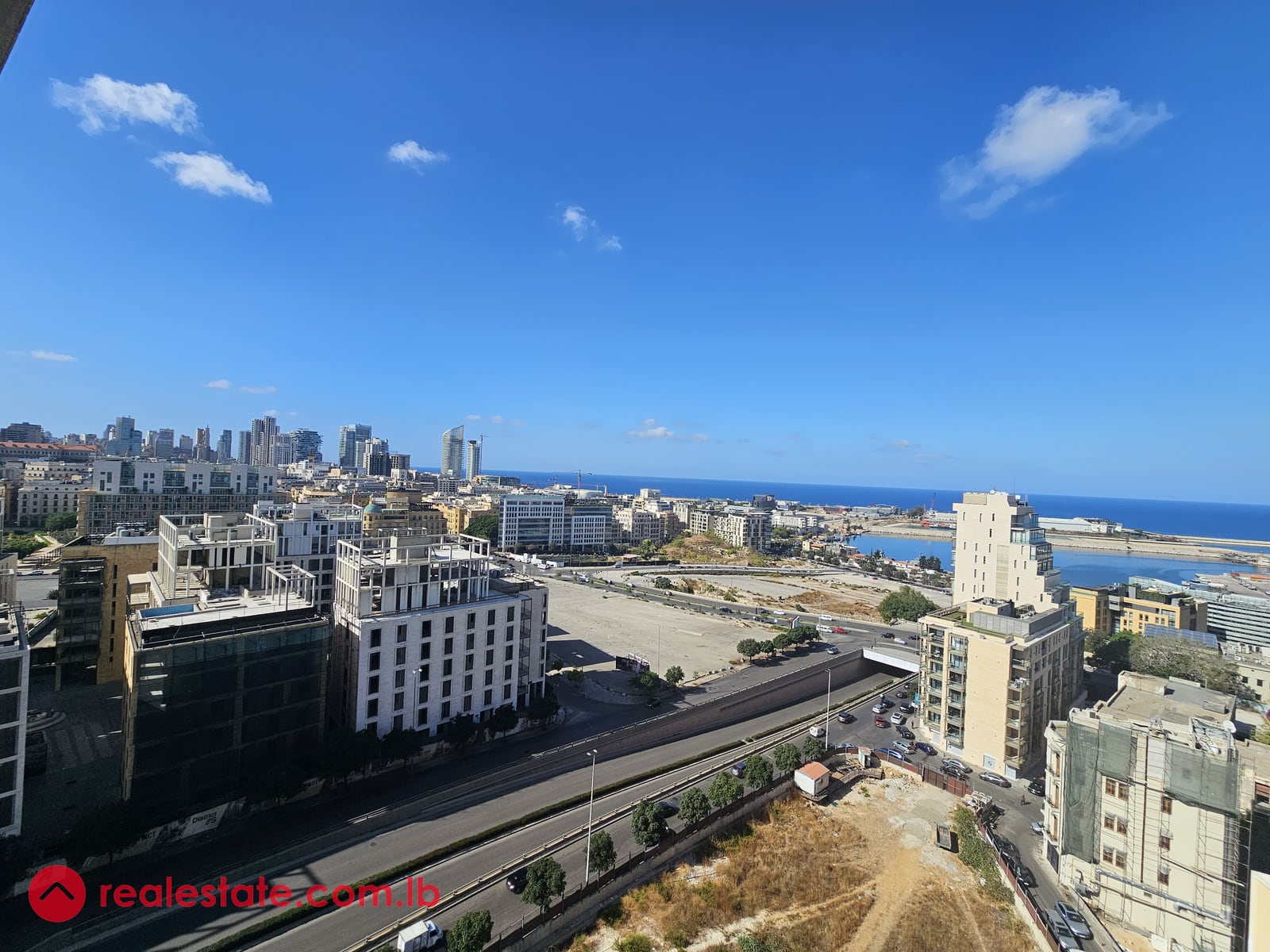 High-Floor Luxury Apartment open sea, mountain & downtown view — Hub Realtors