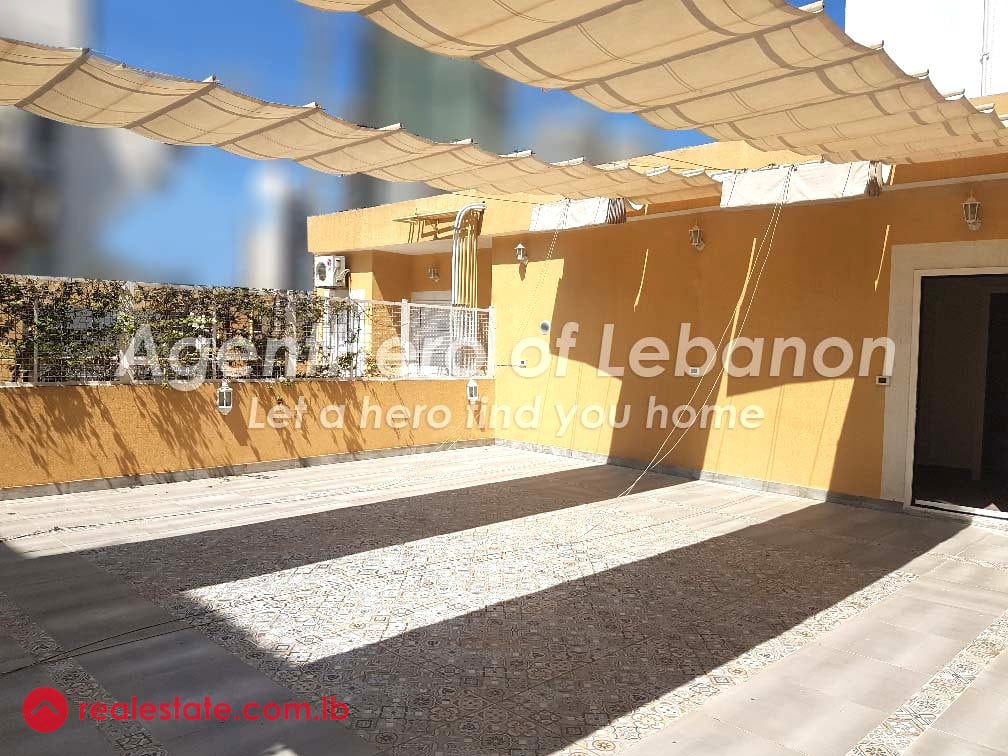 Rooftop Apartment + 50 sqm Terrace | Prime Location — Hub Realtors