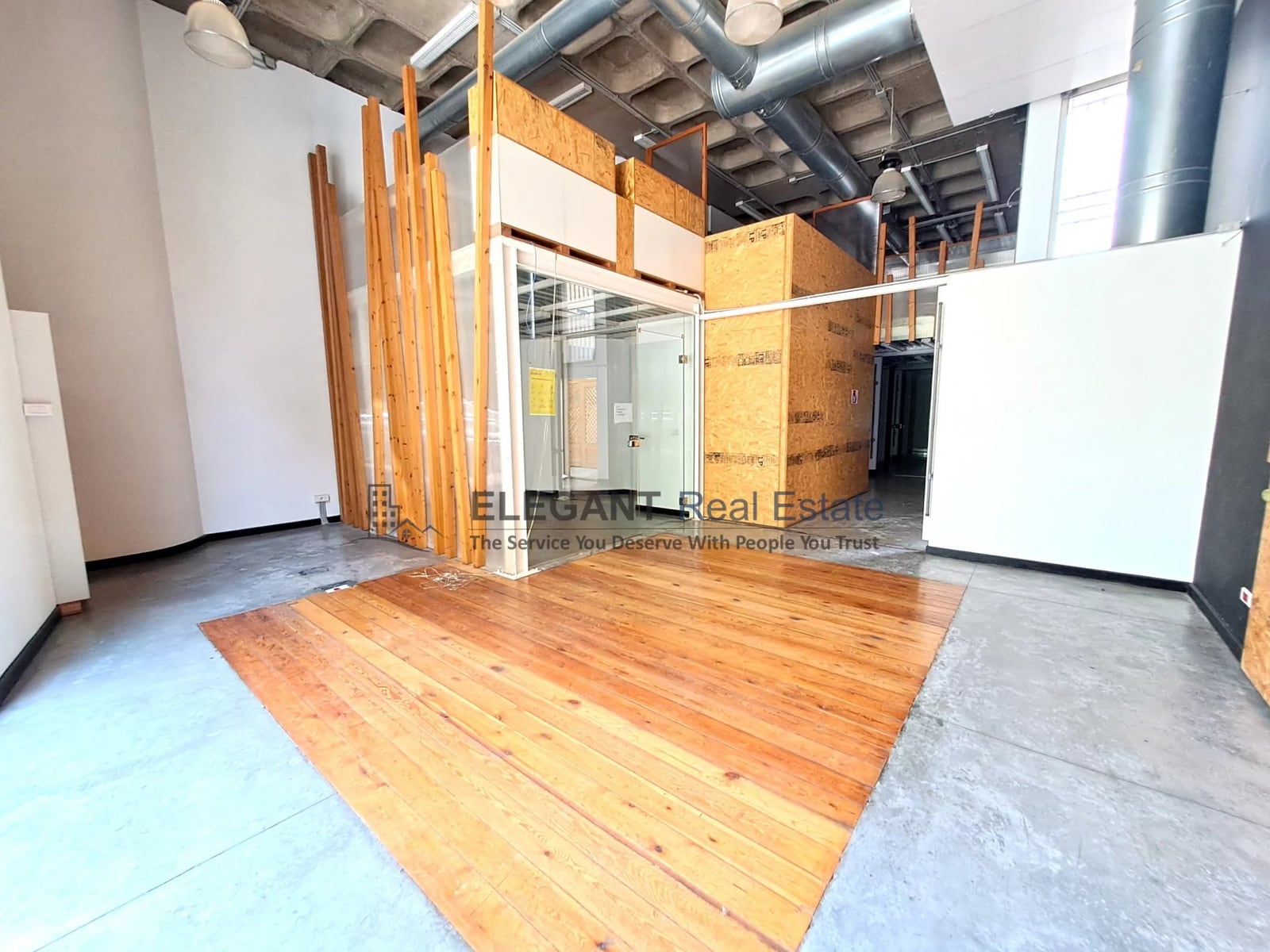 Showroom | 24\7 Electricity | Prime Location | — Hub Realtors
