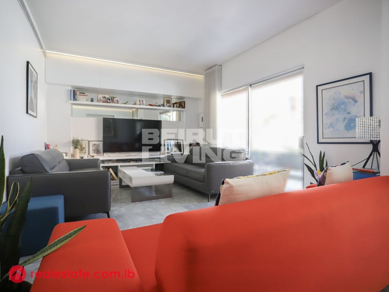 Charming Spacious flat with a Sea view — Hub Realtors