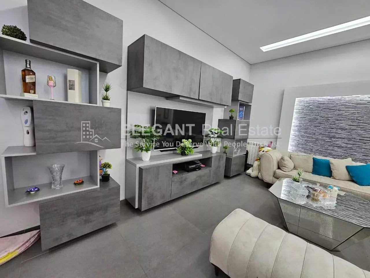 Cozy Apartment | Fully Decorated | Open Views | Calm Street — Hub Realtors