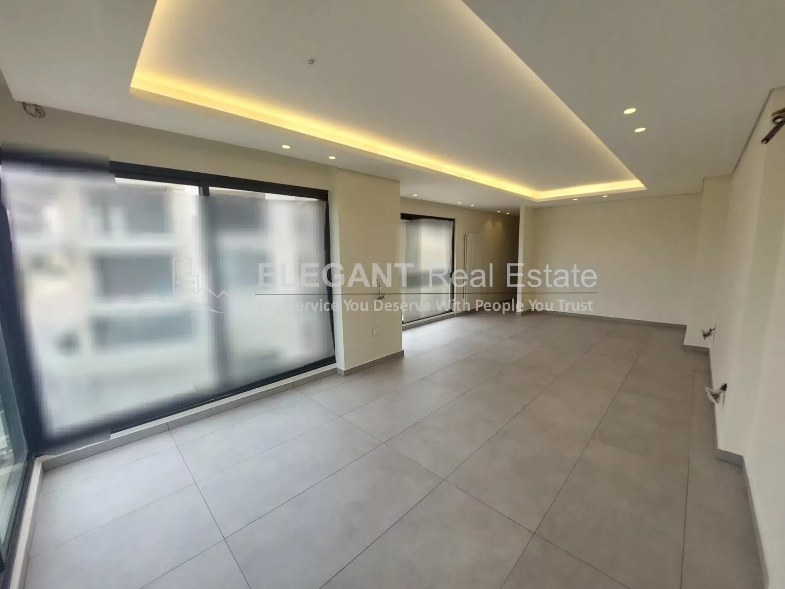 Beautiful Duplex | Spacious Terrace | Dead End Street | — Hub Realtors