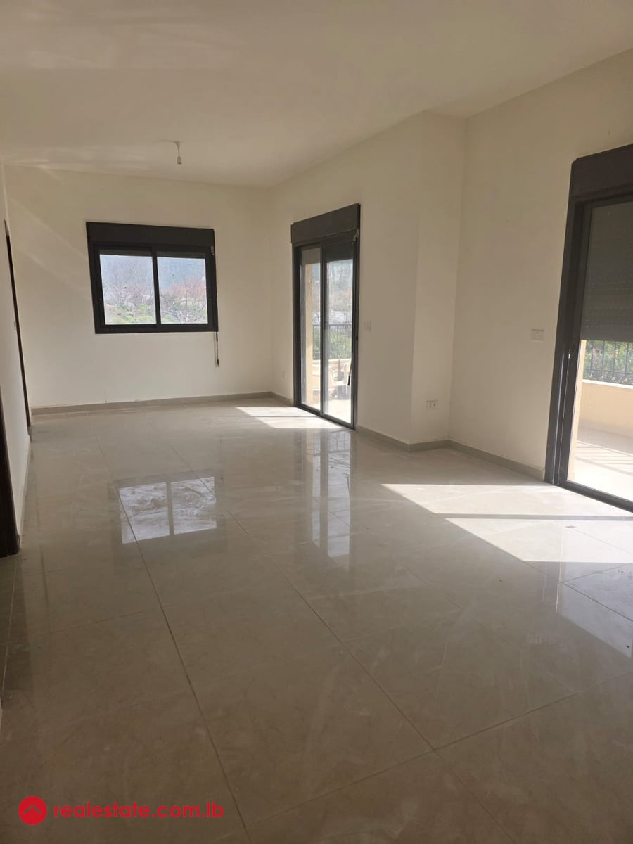 Apartment for sale with Covered Parking, 4 Mins from Batroun — Hub Realtors