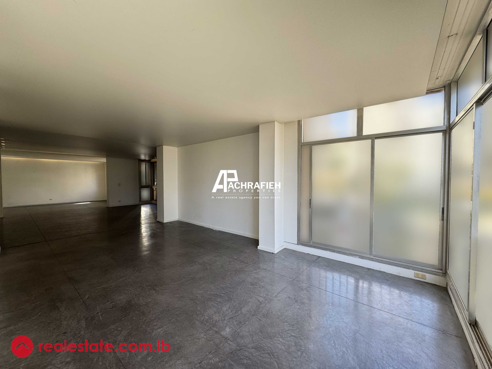 350 Sqm - Apartment for Sale in Ain El Tineh — Hub Realtors