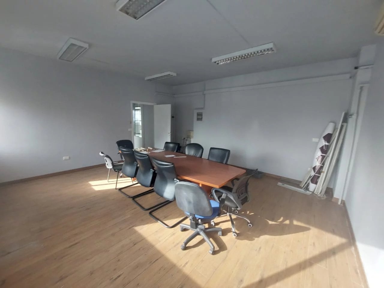 Well Partitioned Office | Multiple Sub-offices | Prime Location — Hub Realtors