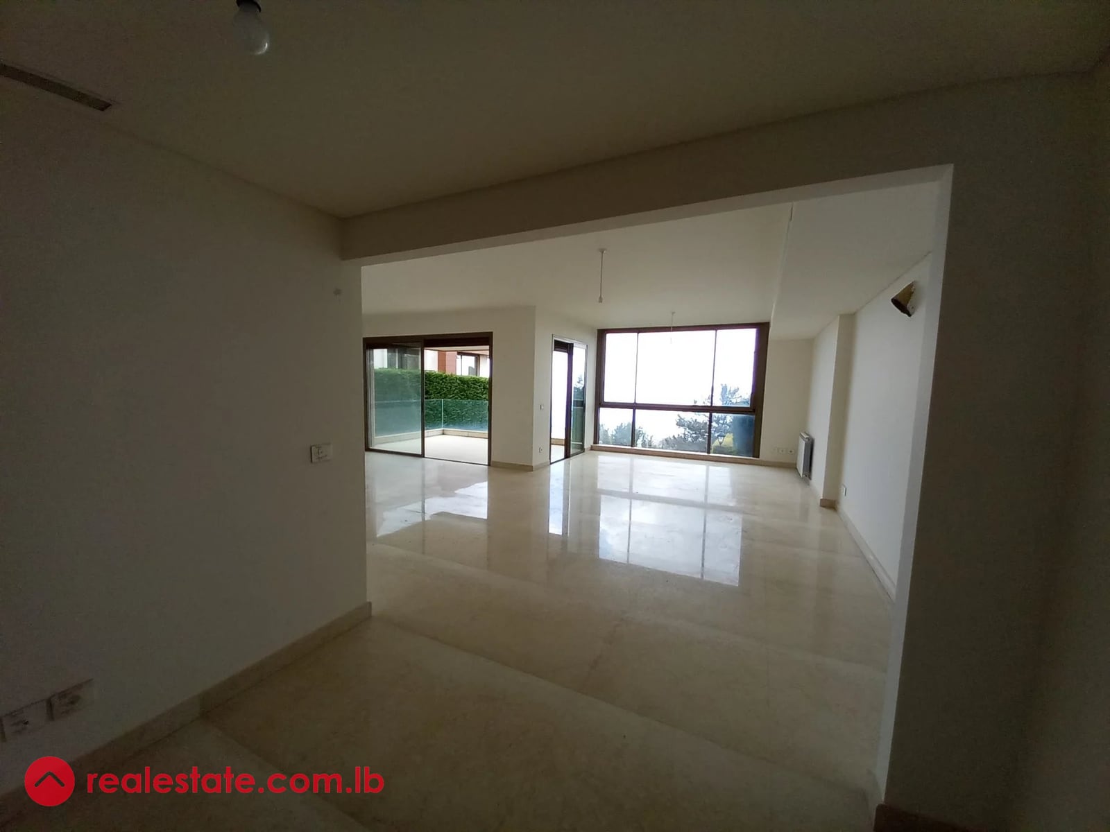 Elegant 297 m2 Luxury Apartment in Fatka with Scenic Views — Hub Realtors