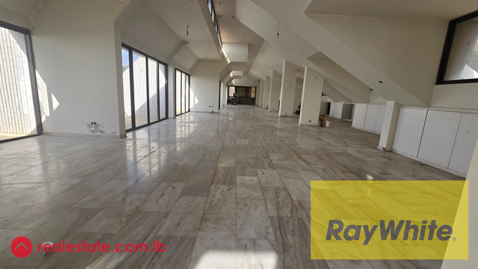 Commercial full floor for rent in Mtayleb — Hub Realtors