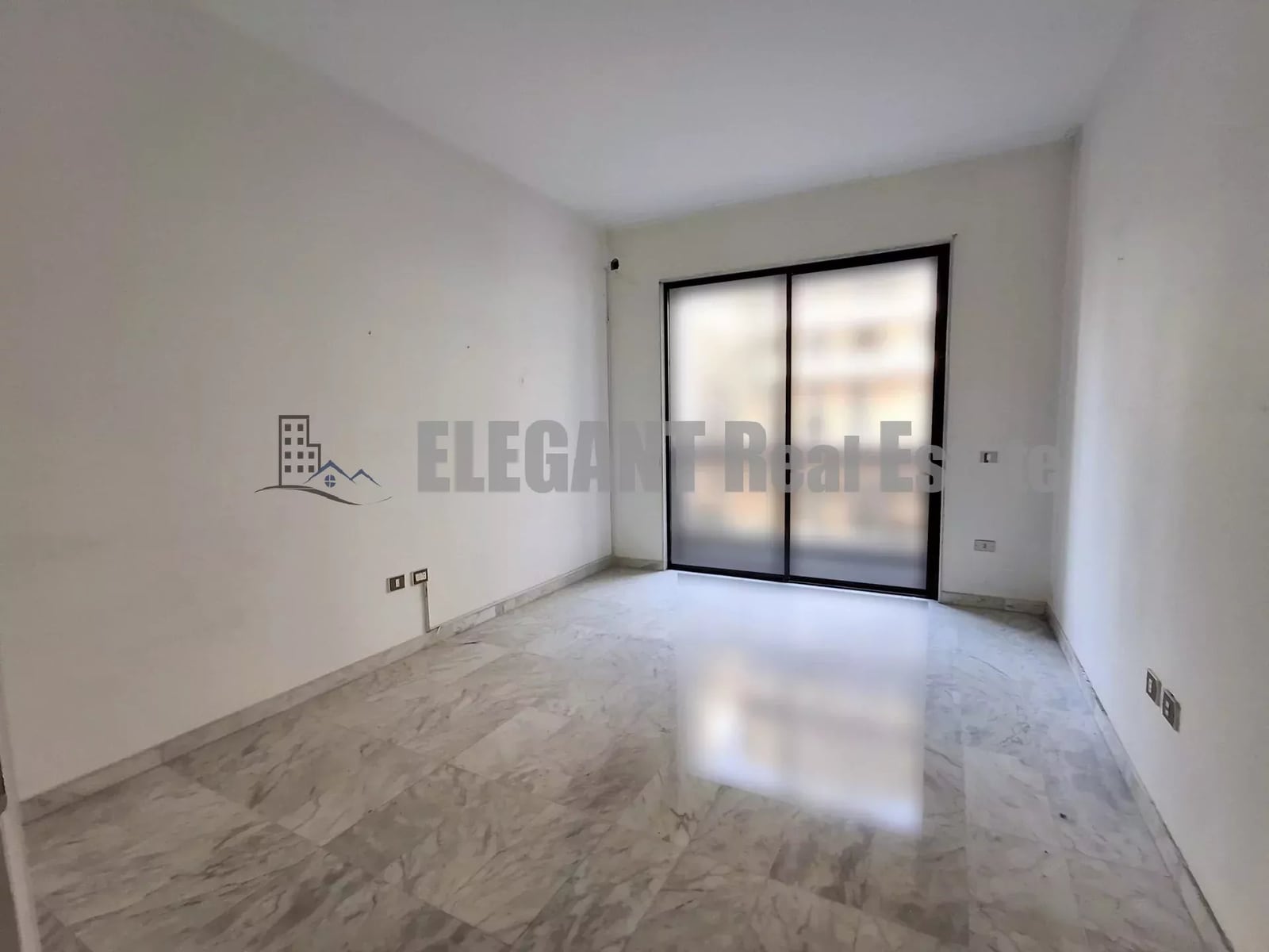 Spacious apartment in a Calm neighberhood with Partial Sea View ! — Hub Realtors