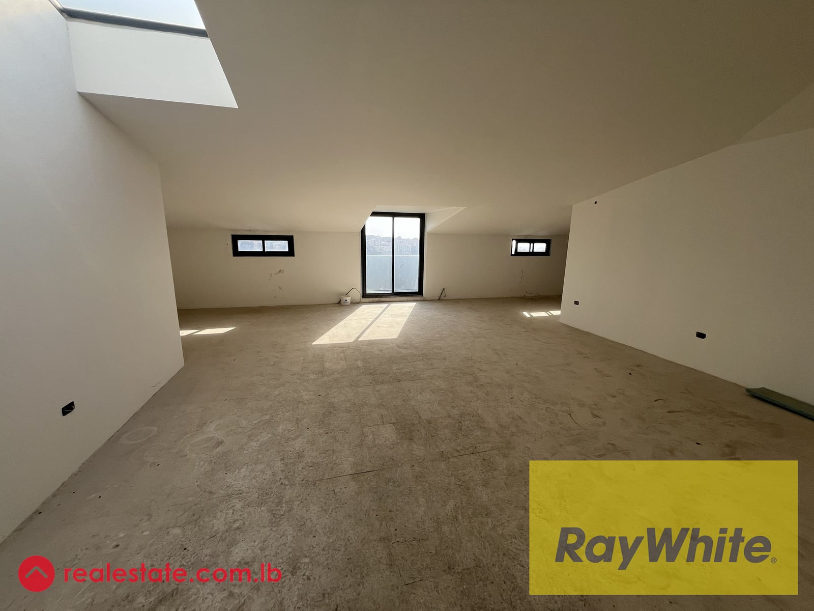 For Rent Office in Mansourieh — Hub Realtors
