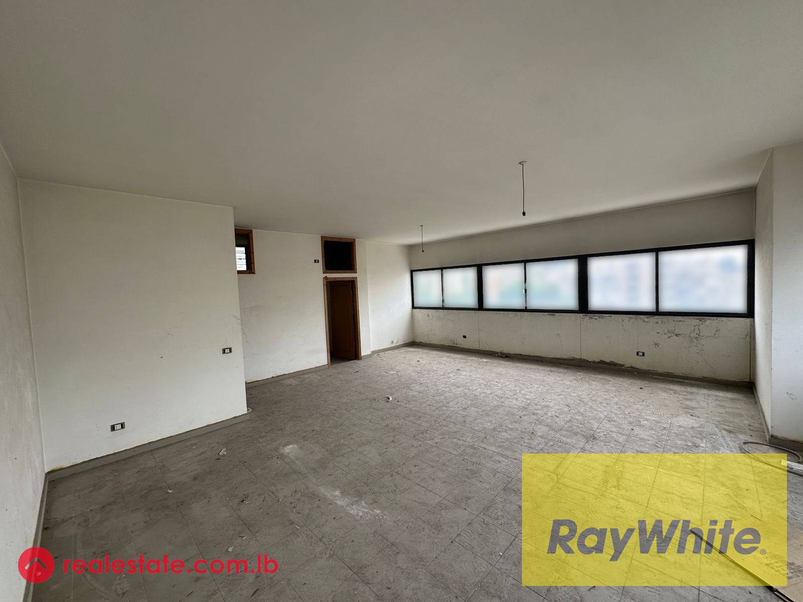 Office for Sale in Jdeideh. — Hub Realtors
