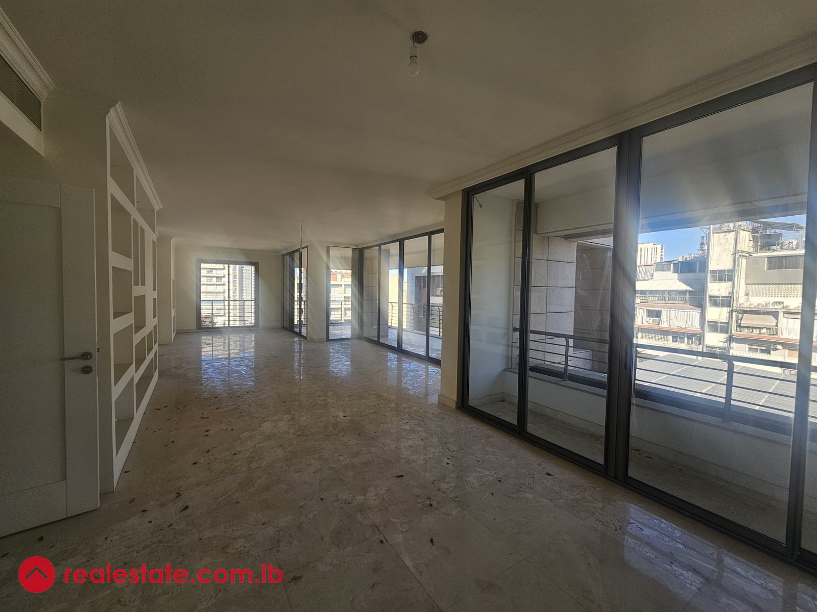High Floor Three bedroom apartment in Clemenceau — Hub Realtors