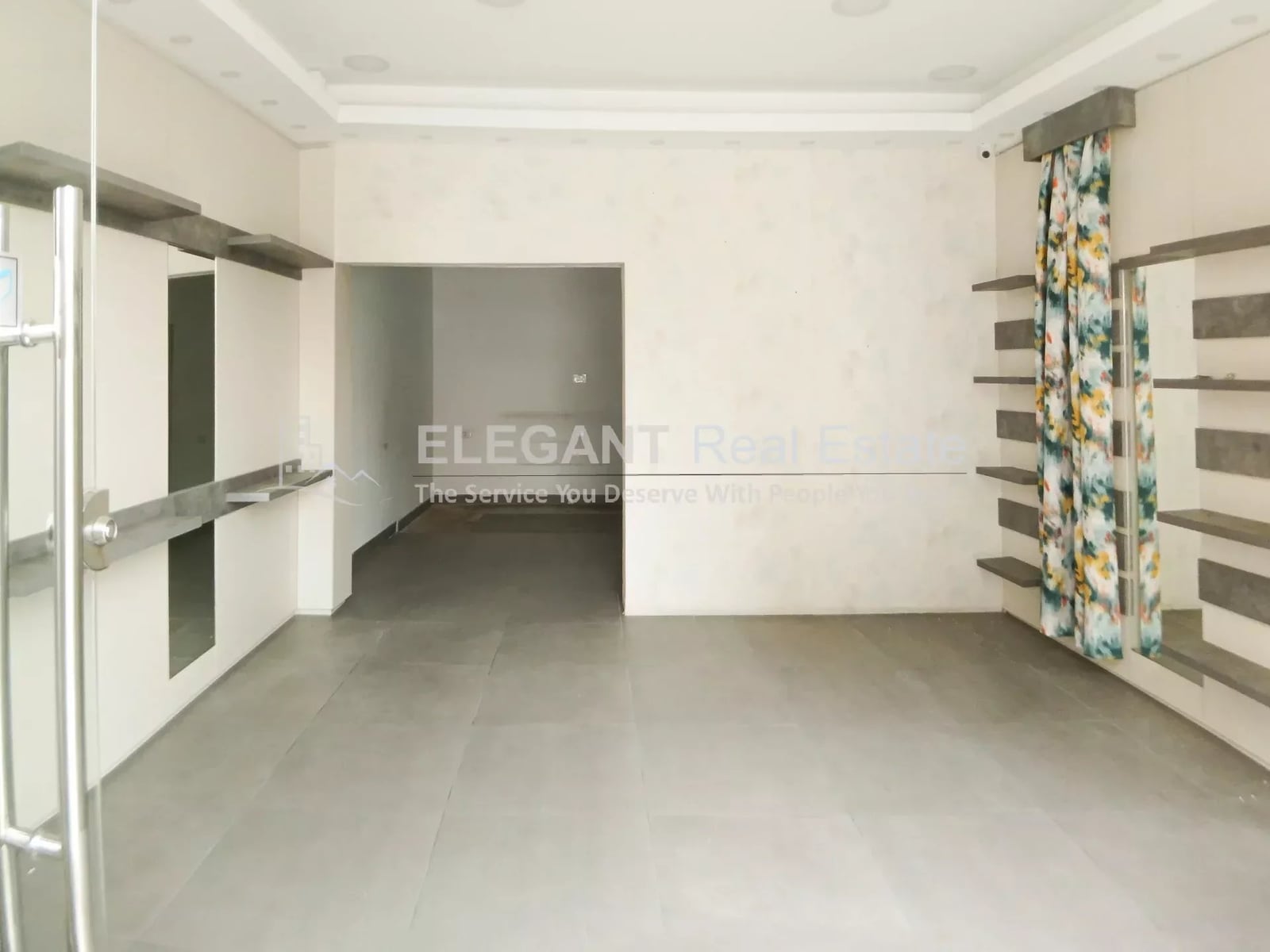 Beautiful Shop | Prime Location — Hub Realtors