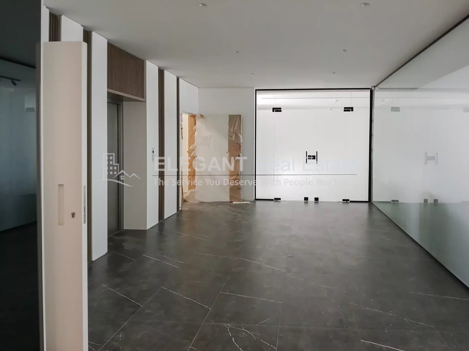 Retail Space | Prime Location | Easy Access — Hub Realtors