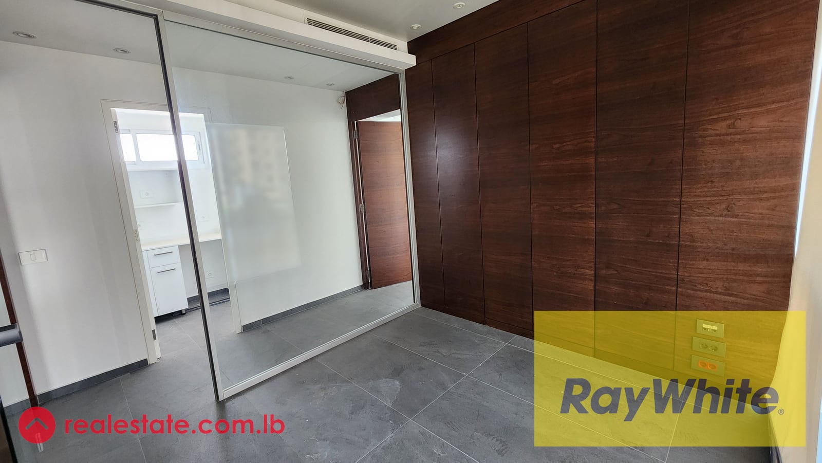 Office For Sale in Horch Tabet — Hub Realtors