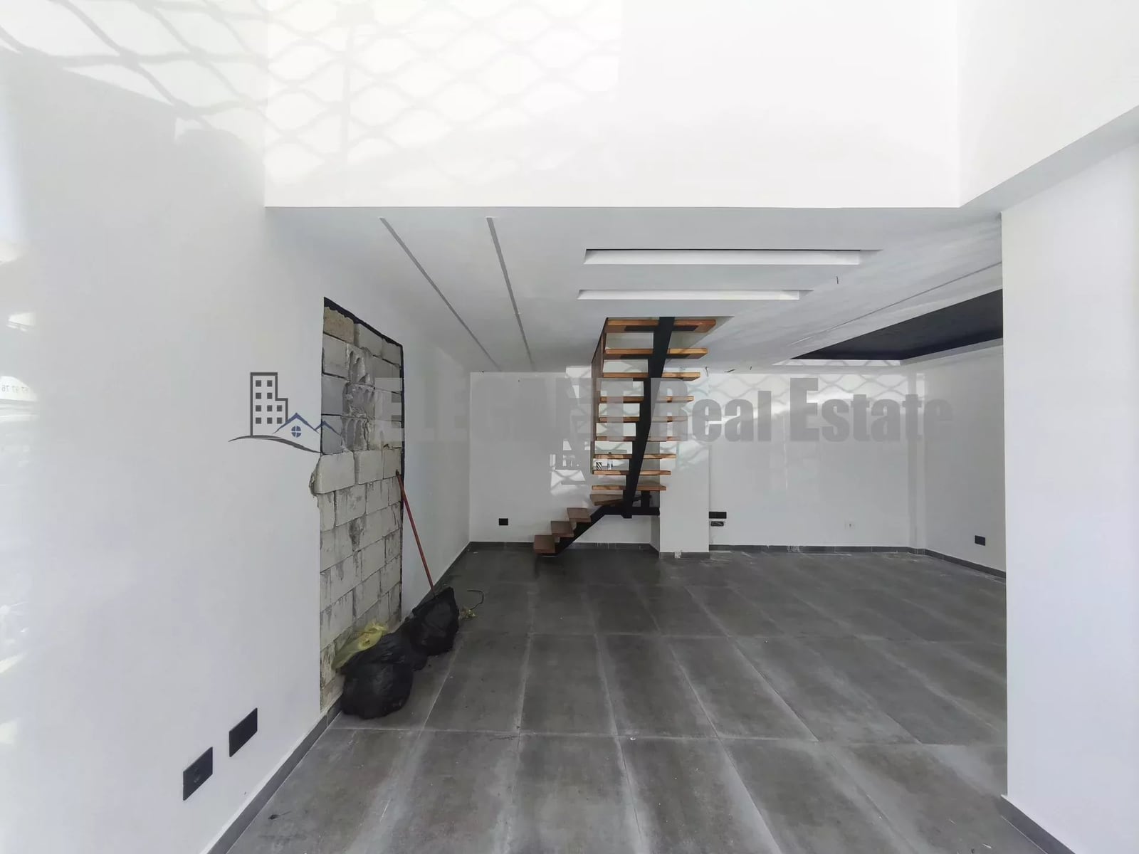 Showroom for Rent | Prime Location | Hazmieh — Hub Realtors