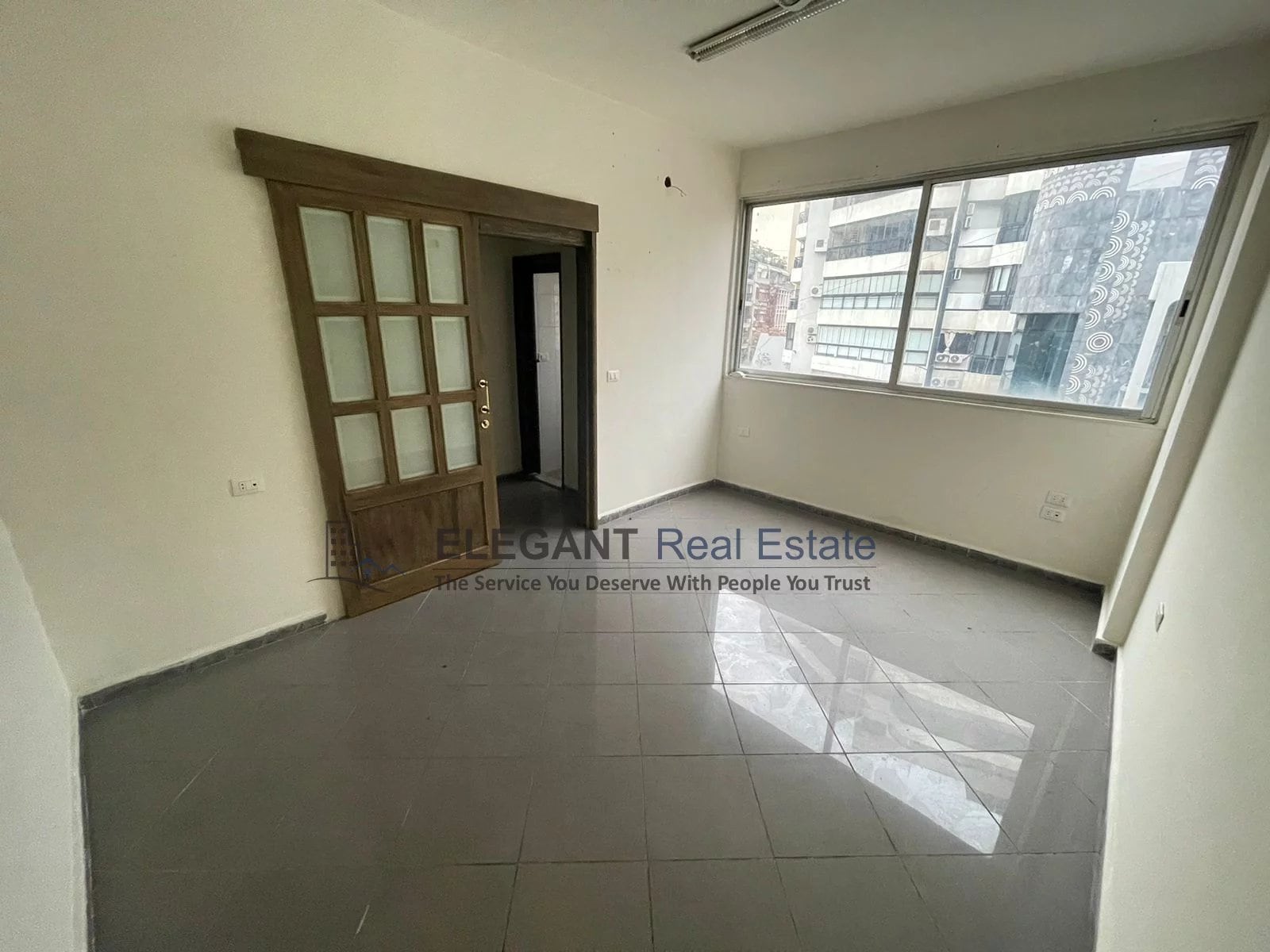 Charming Office | Prime Location | Business Center — Hub Realtors