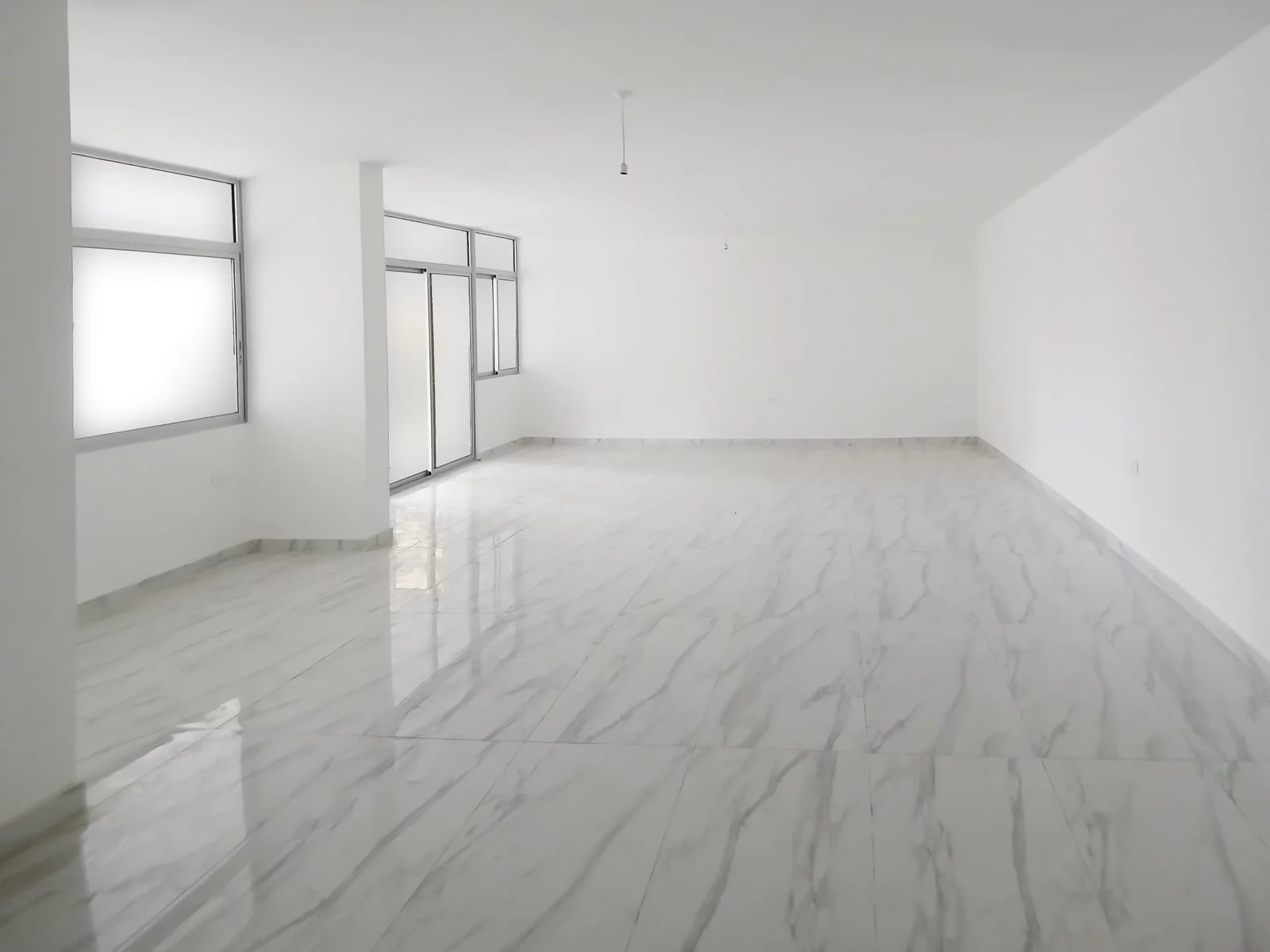 Beautiful Flat | Spacious Terrace & Garden | Brand New — Hub Realtors