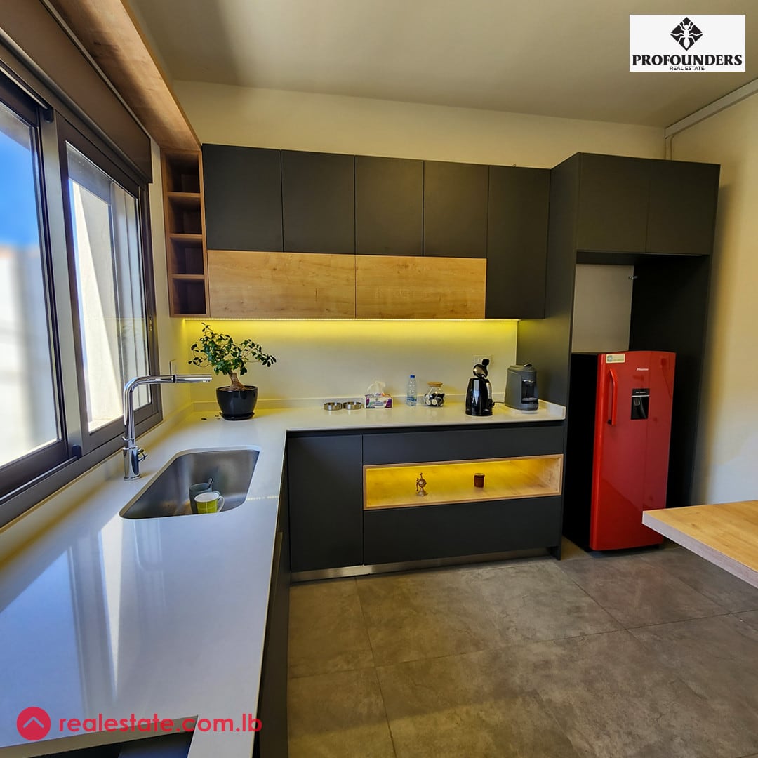 High-End | with Terrace | Prime Location — Hub Realtors