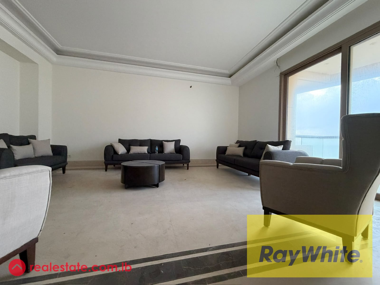 Apartment For Rent in Bliss — Hub Realtors